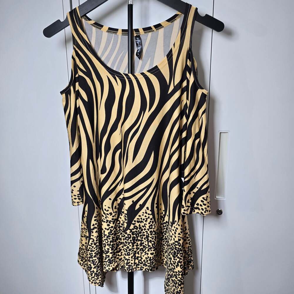 White Mark Antonia Cold-Shoulder Tunic Top in Black/Brown Animal Print